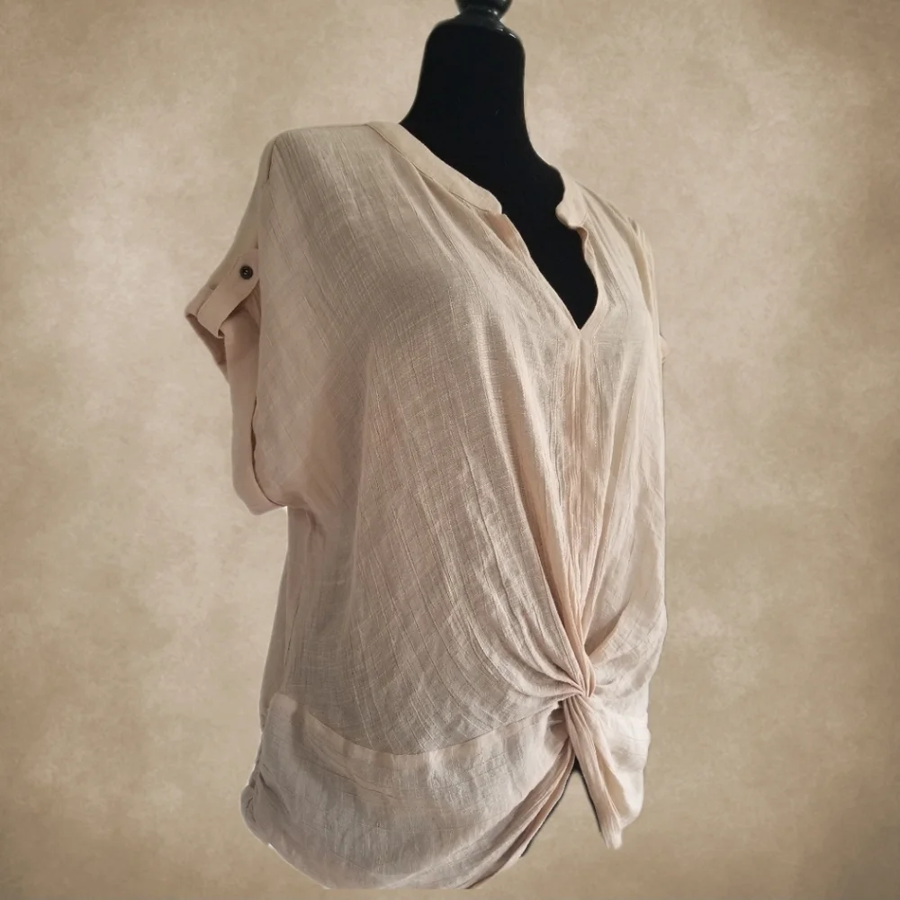 NWOT/Lily White Blouse - Picture 2 of 4